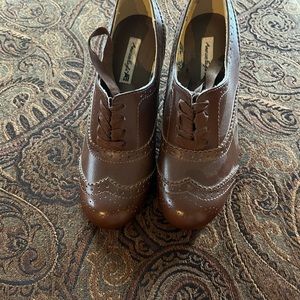 Women’s Oxford shoes
